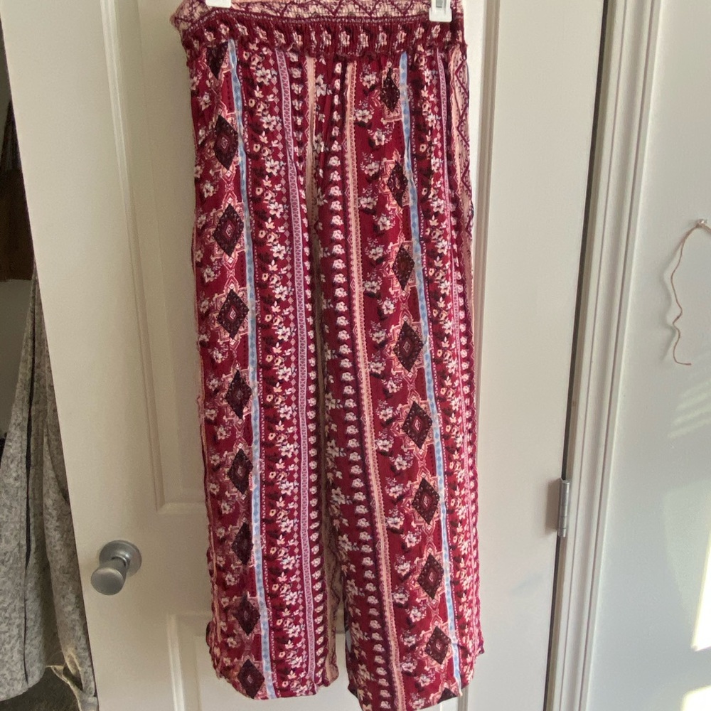 Palazzo pants. Thin material. Great for summer